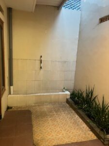 guesthouse surabaya ruang wudhu
